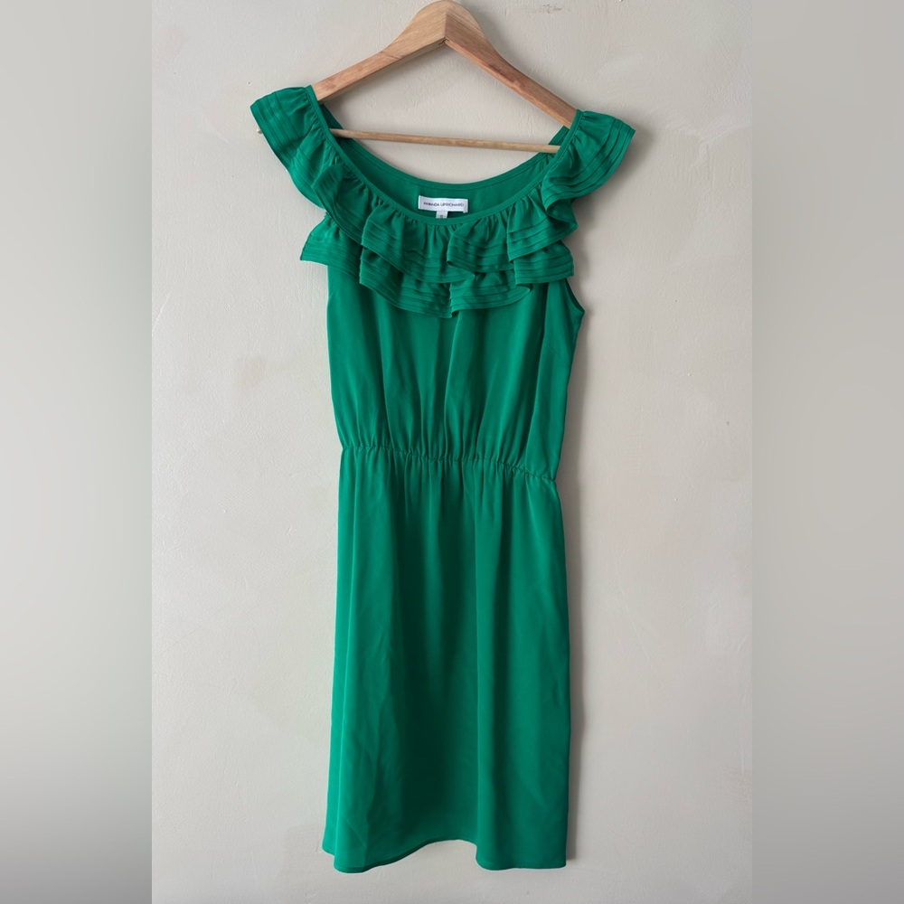 Amanda Uprichard Green Silk Ruffle
Shoulder Mini dresses with belt S